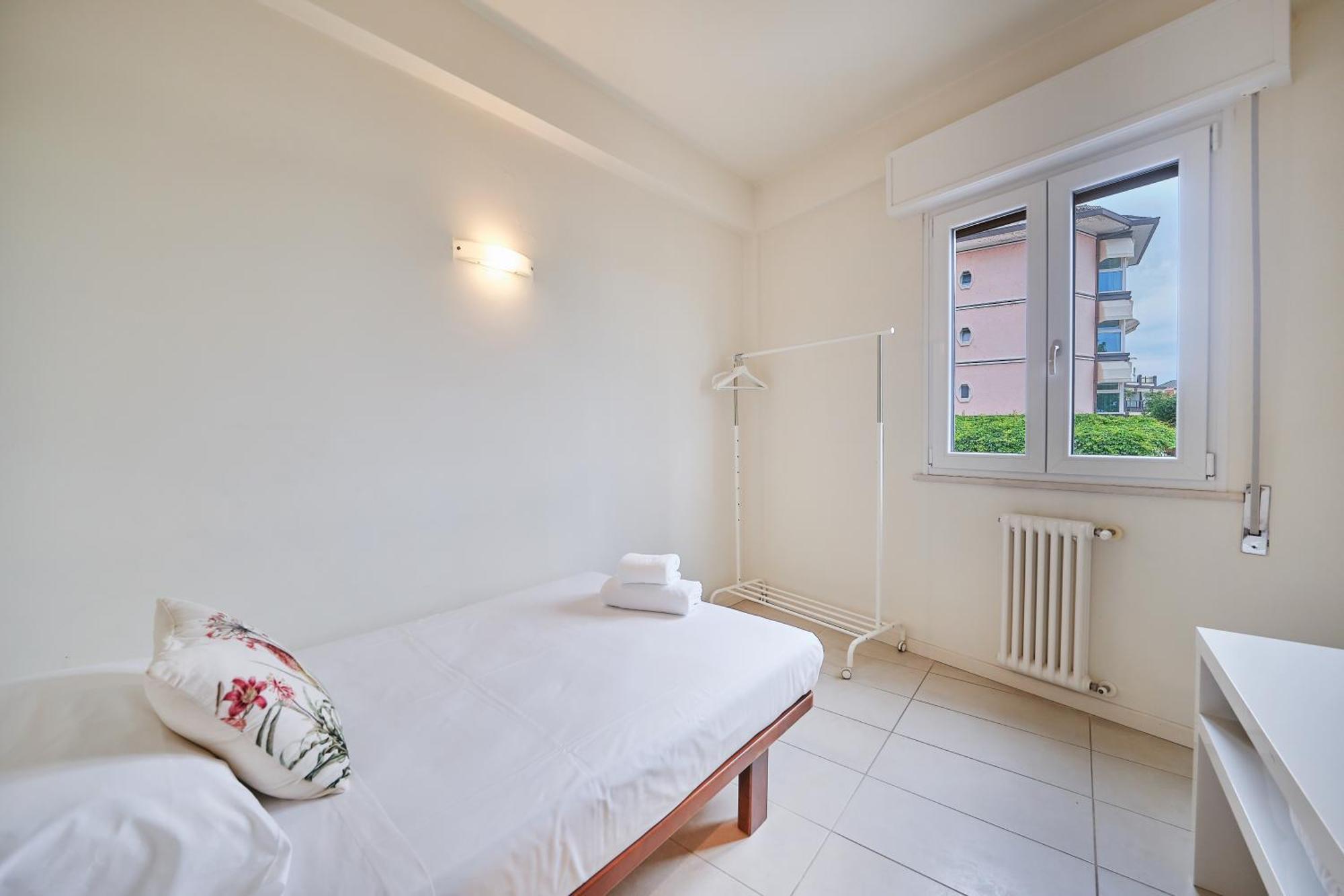 Front Lake Apartment Bardolino Exterior photo